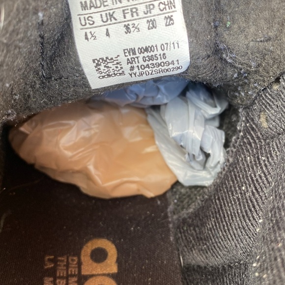 Aadidas Unisex-Adult Samba Indoor Sneaker Size 4 1/2 - Picture 6 of 6